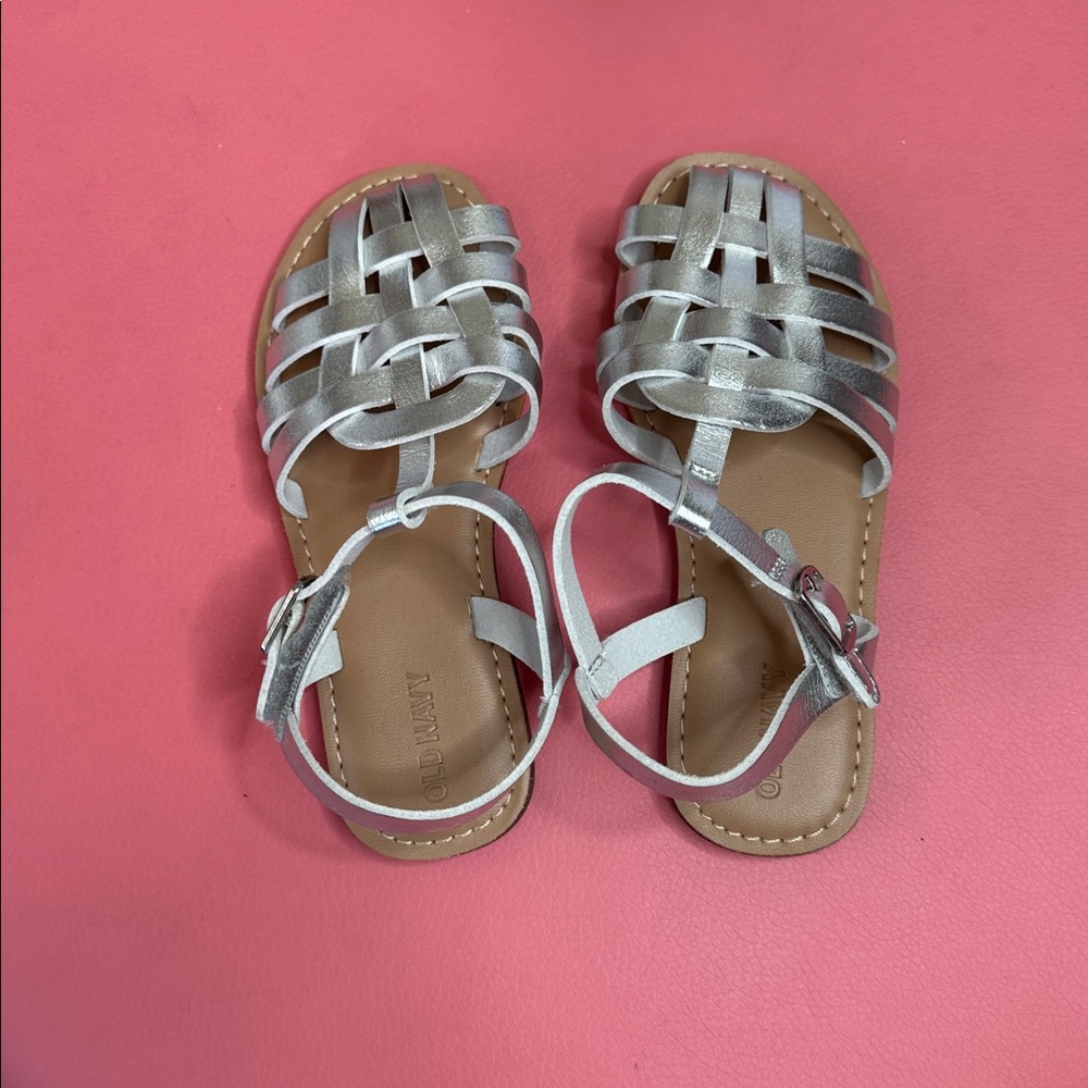 Old Navy Faux-Leather Silver Woven Toddler Girl’s Sandals. Sz 10 Worn once - Picture 4 of 5